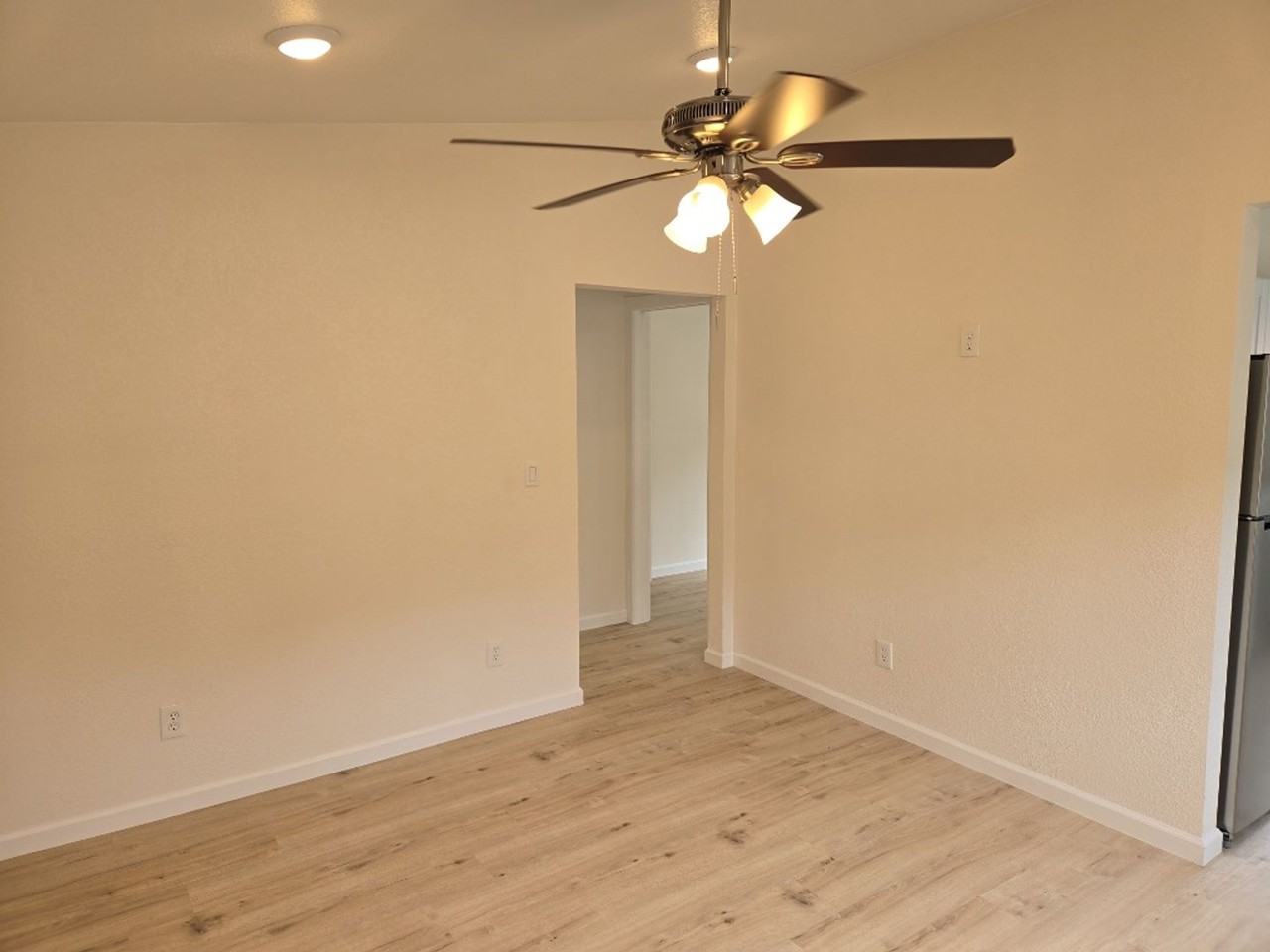 2425 1/2 Garland St - Photo 3 of 12