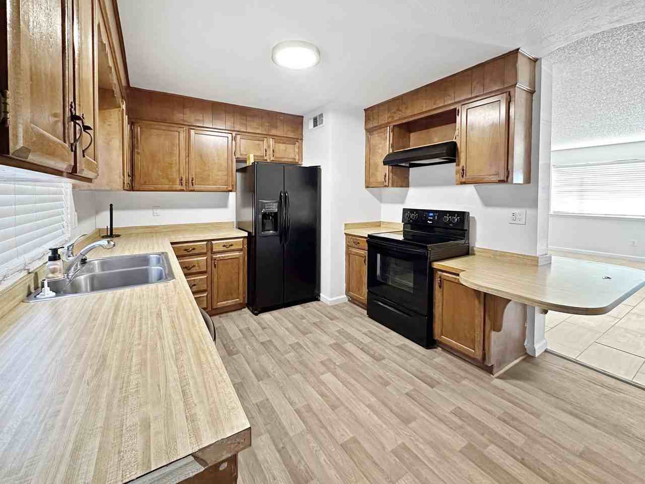 1106 E Sanger St - Photo 3 of 8