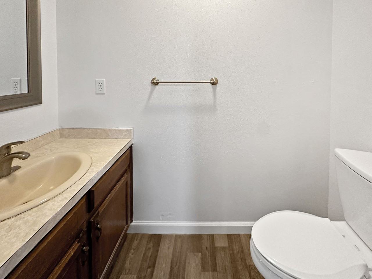 1106 E Sanger St - Photo 5 of 8