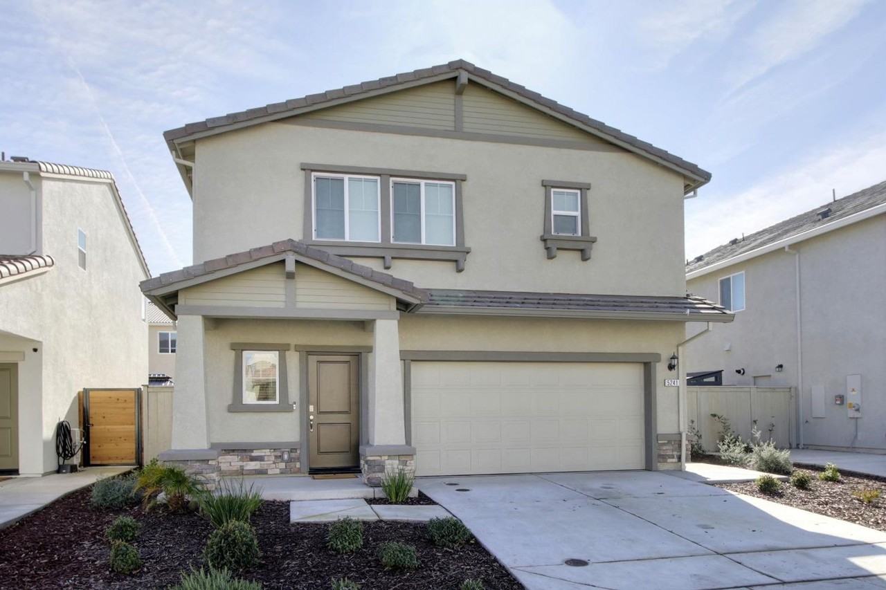 5241 Star Dance Cir - Photo 2 of 44