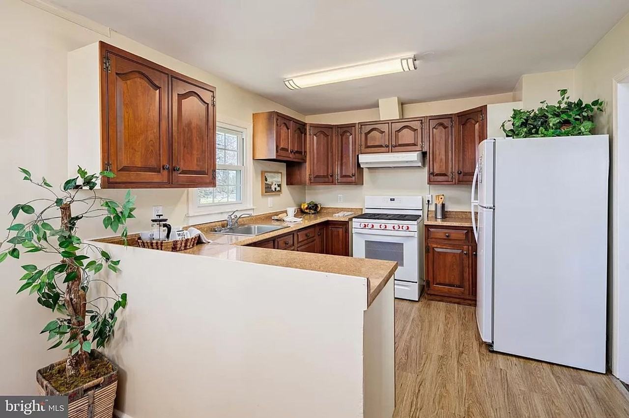 3059 Evans Rd - Photo 3 of 48