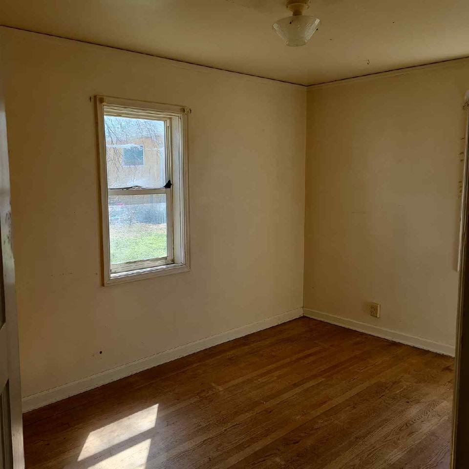 304 E L St #1 - Photo 3 of 7