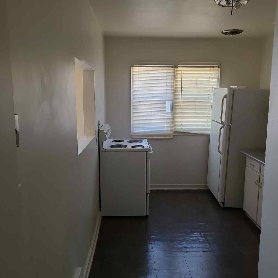 304 E L St #1 - Photo 4 of 7