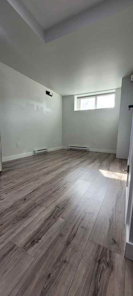 847 Weatherdon Avenue - Photo 2 of 12