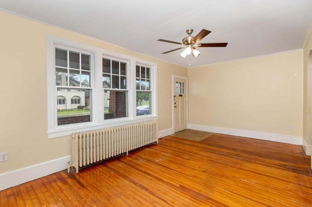 142 Riddle Rd - Photo 7 of 23