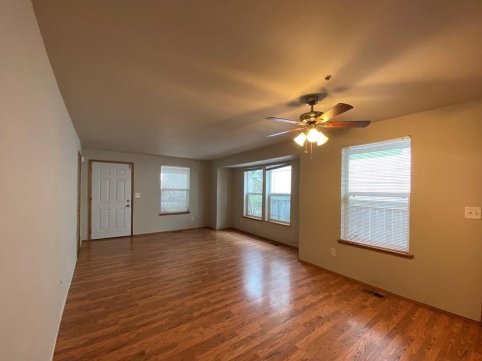 2367 Mcdonald Ave - Photo 4 of 12