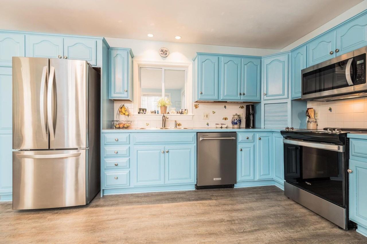 54 Goodwin St - Photo 3 of 11