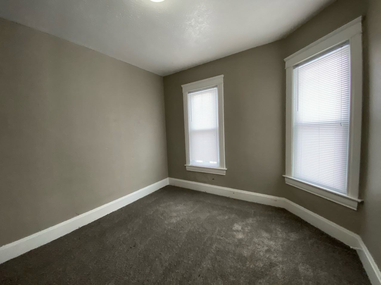 510 W 7th St - Photo 3 of 6