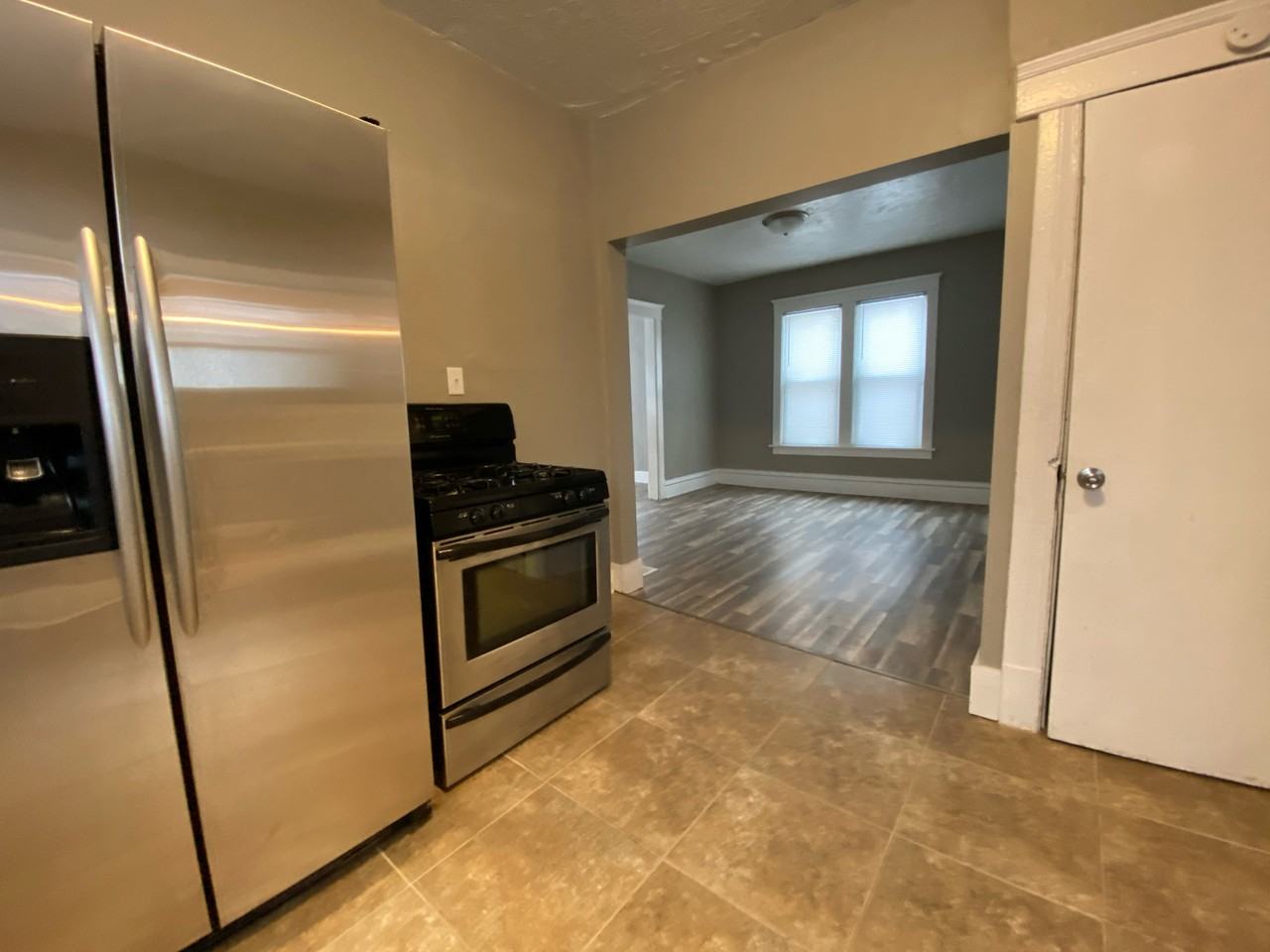 510 W 7th St - Photo 2 of 6