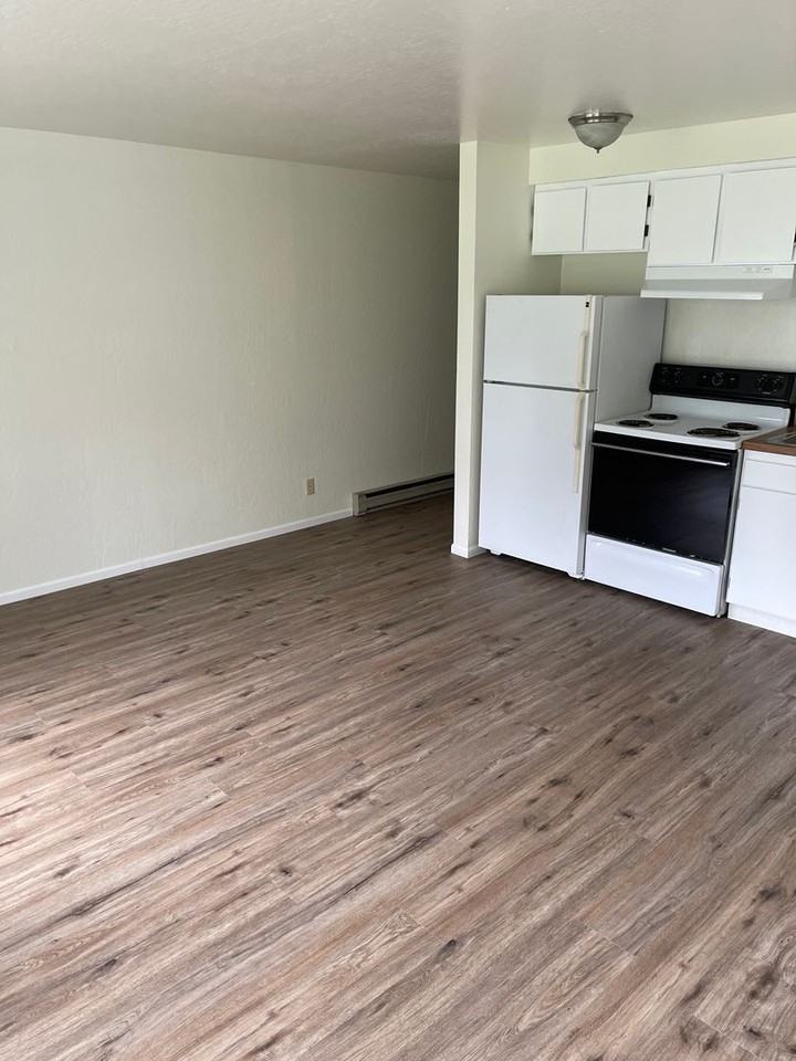 816 - Photo 3 of 15