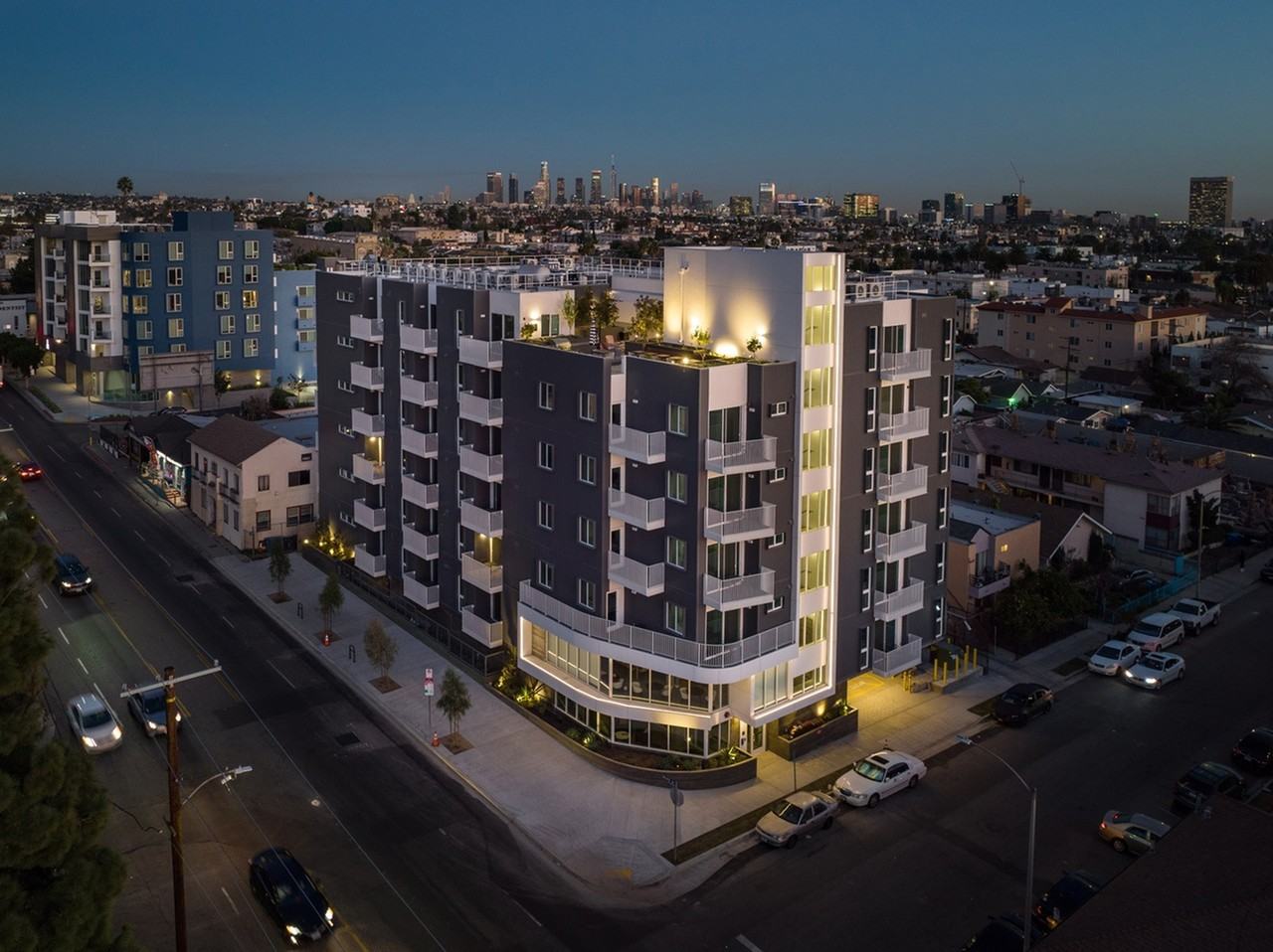 Solaire Oxford - Photo 5 of 20