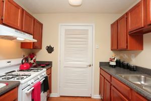 featured image of 1038 S Hairston Rd