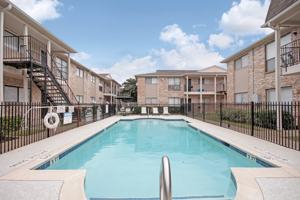 featured image of 1111 Queens Rd