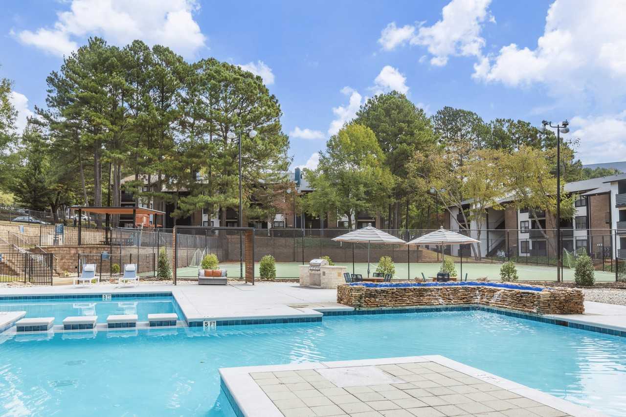 The Rowen - Photo 4 of 24