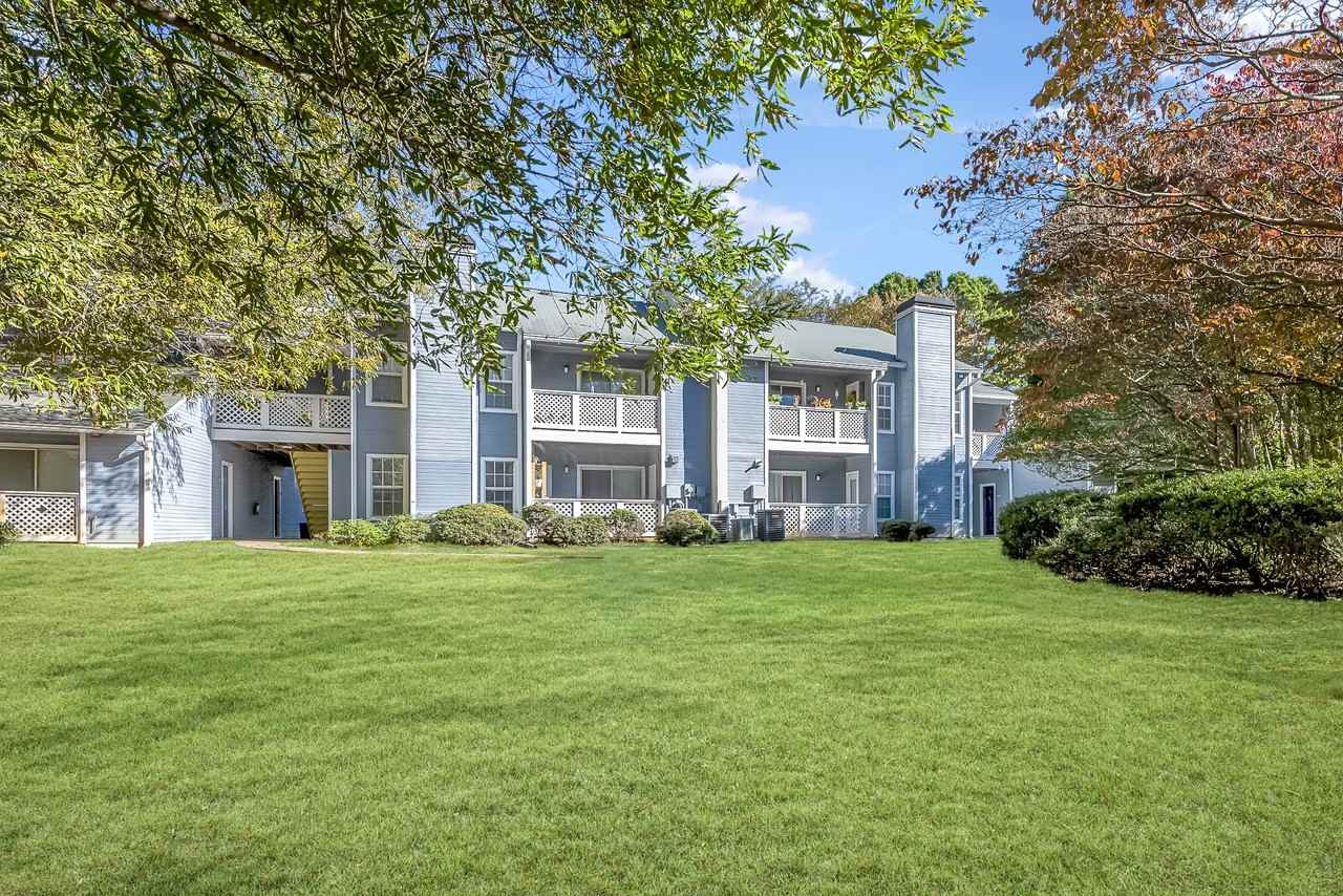 The Jade Charlotte - Photo 6 of 44