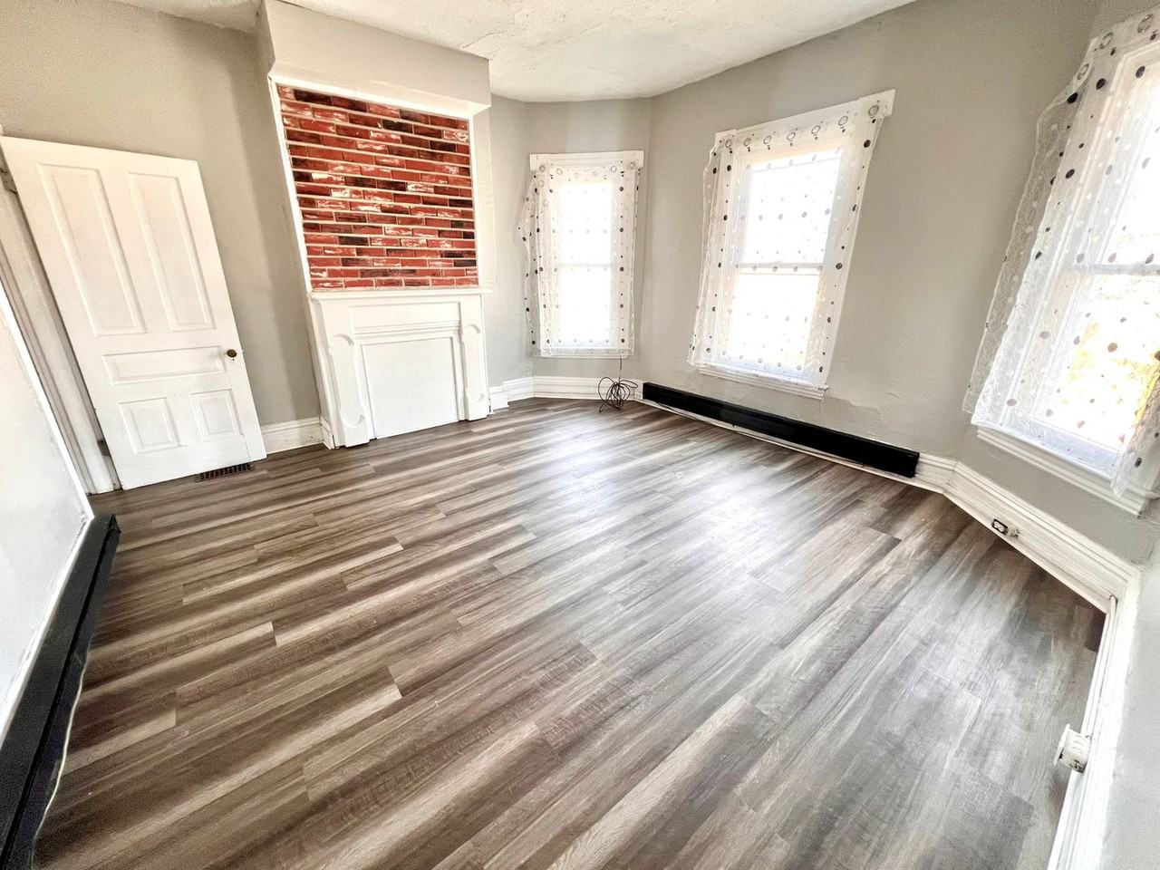 559 Adams Street - Photo 3 of 16