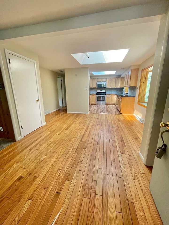 775 Pleasant St - Photo 3 of 17