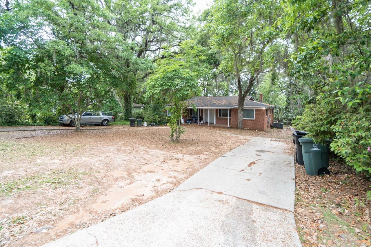 1814 S Meridian St - Photo 2 of 32