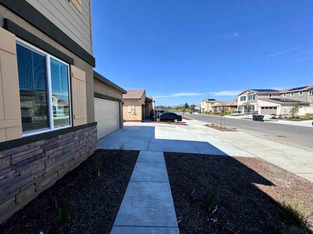 32811 Forgecroft St - Photo 6 of 50