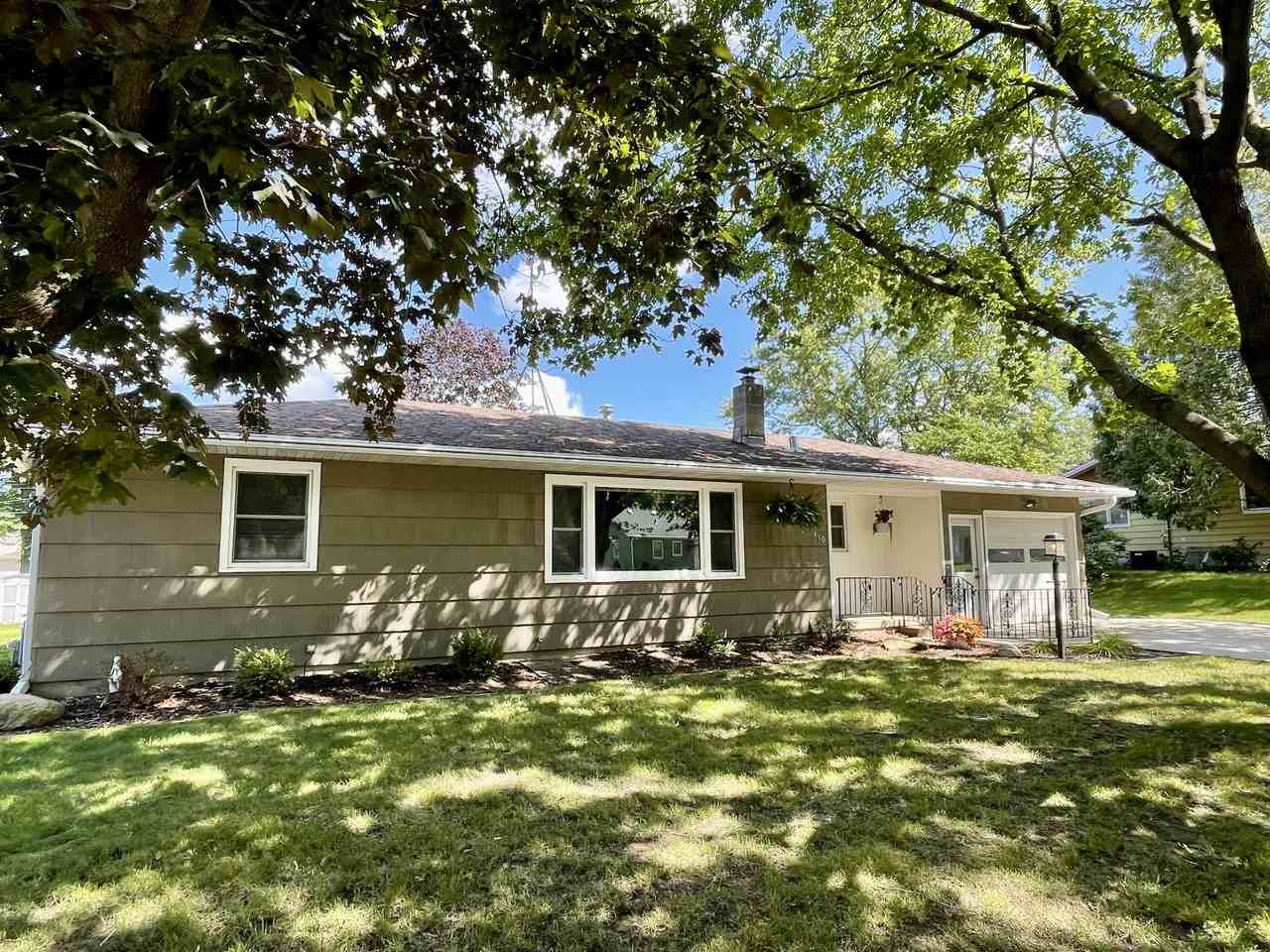 410 3rd Ave Ne #NA - Photo 2 of 33