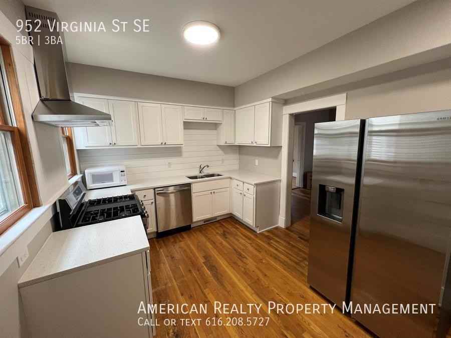 952 Virginia St Se - Photo 3 of 15