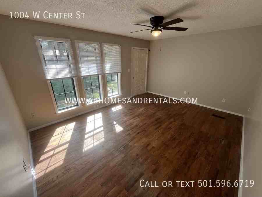 1004 W Center St - Photo 2 of 19