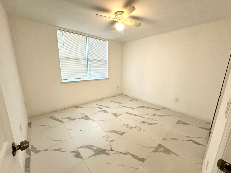 746 Sw 8th Ter #102 - Photo 5 of 13