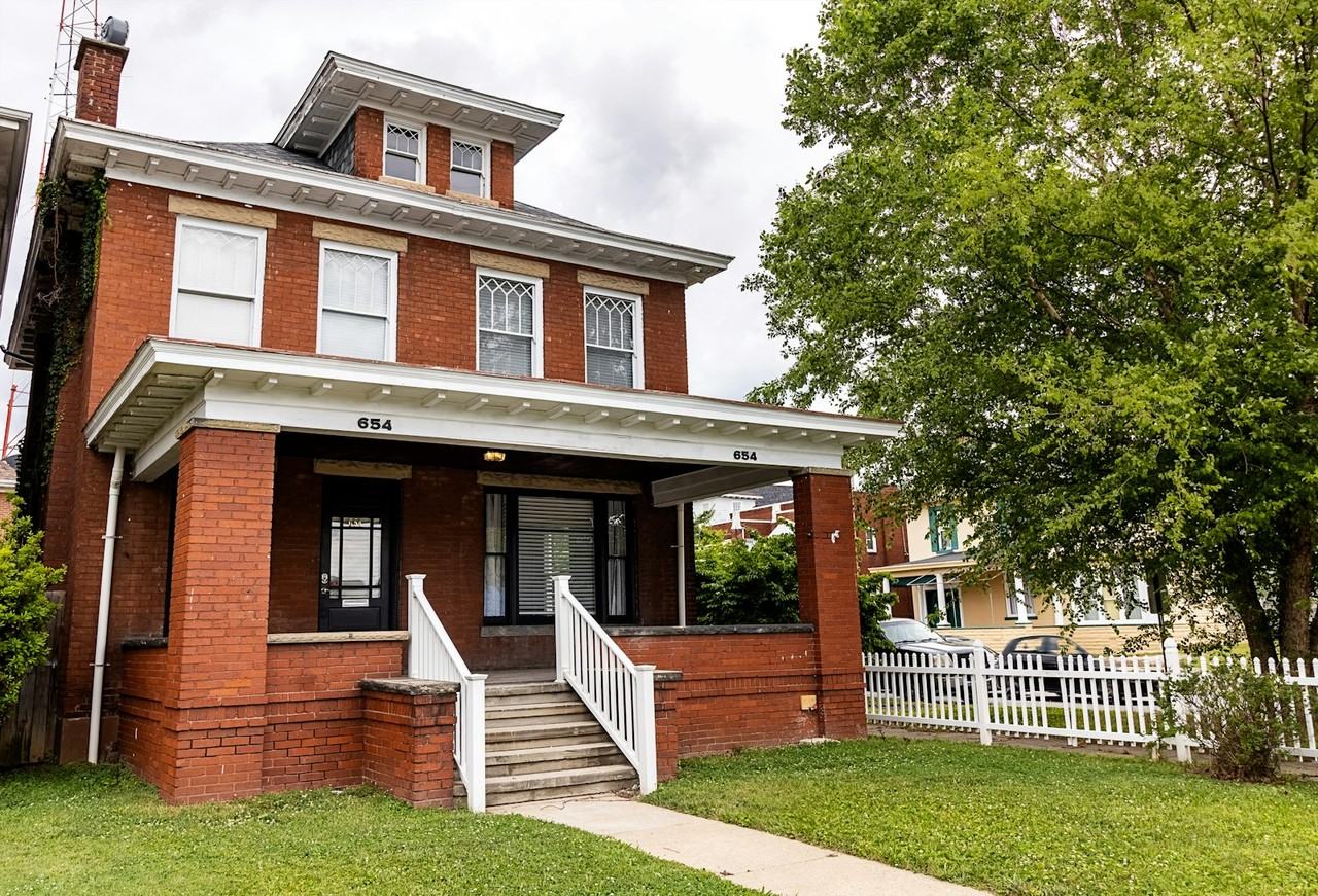 654 6th Ave 12, Huntington, WV 25701 2 Bedroom Apartment for Rent