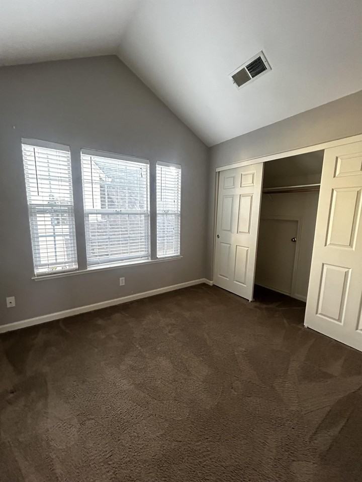 417 Hickory Cir #417 - Photo 3 of 10