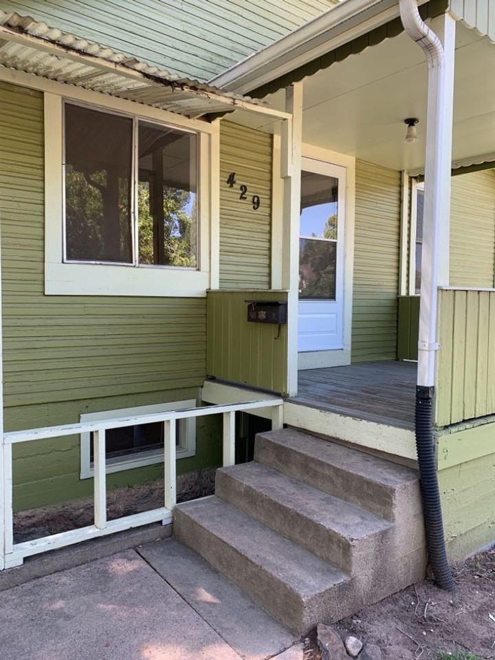 429 N Loomis Ave - Photo 4 of 33