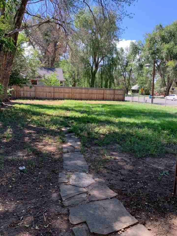 429 N Loomis Ave - Photo 5 of 33