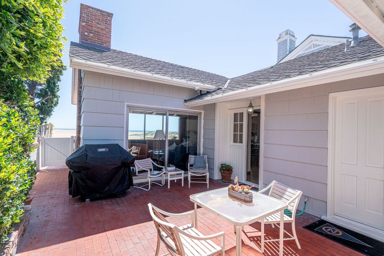 2124 E Oceanfront - Photo 5 of 35