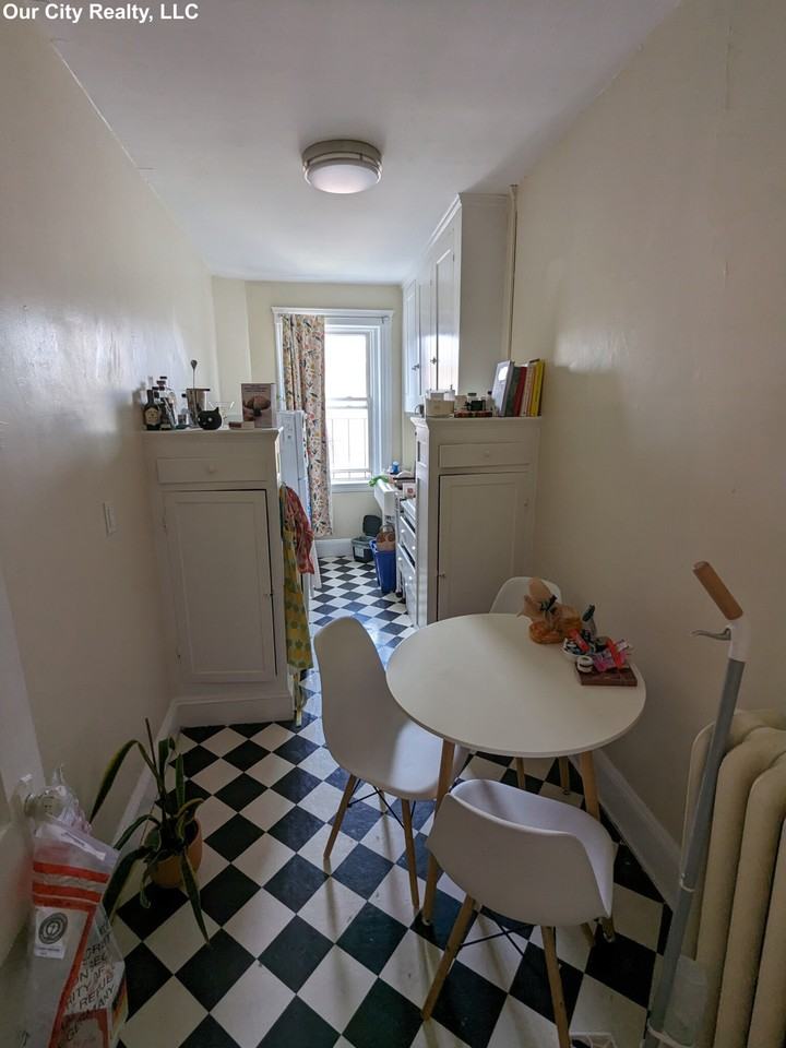 Linnaean St #18 - Photo 3 of 19