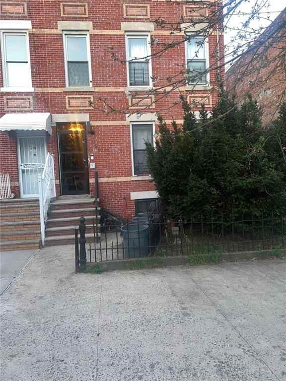 Withheld Withheld Avenue 2, New York, NY 11207 3 Bedroom Apartment for