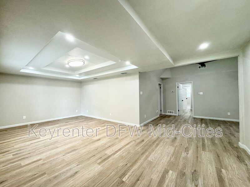 1014 E Grauwyler Rd - Photo 3 of 19