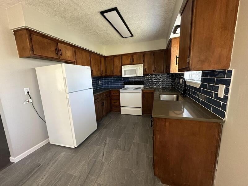 408 Arkansas St - Photo 2 of 10