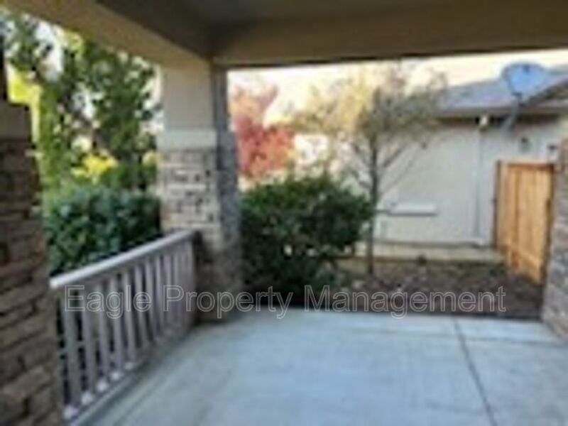 1040 Callander Way - Photo 3 of 40
