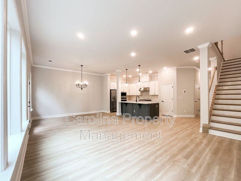 8229 Houser St - Photo 4 of 50