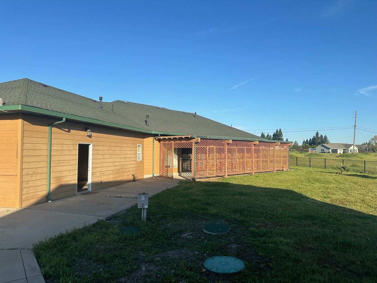 1890 Goose Creek Ct - Photo 3 of 16