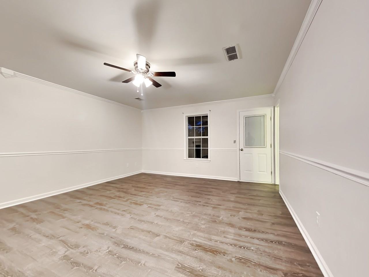 982 Forest Gln - Photo 6 of 23