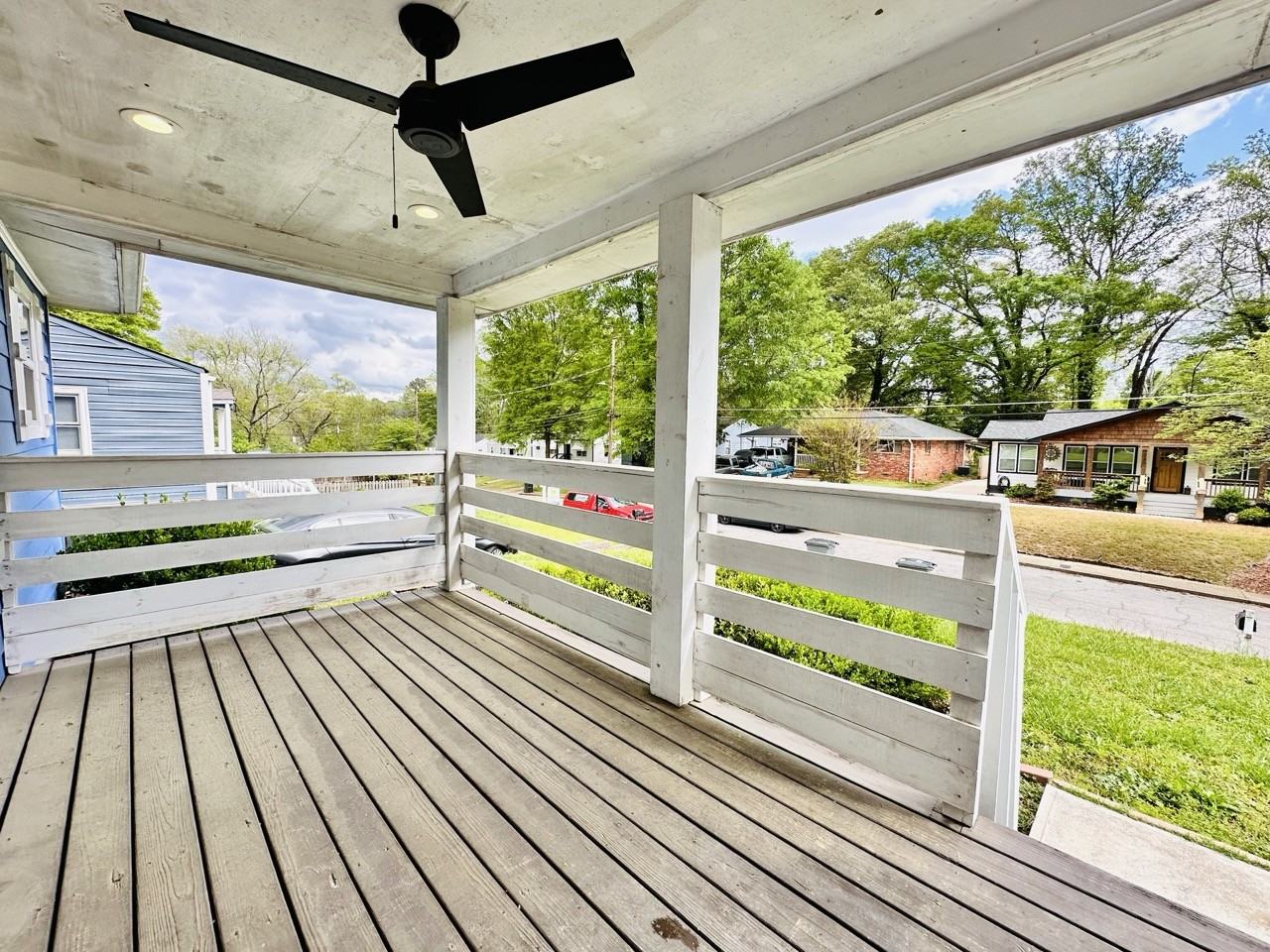 241 Maple St - Photo 5 of 20