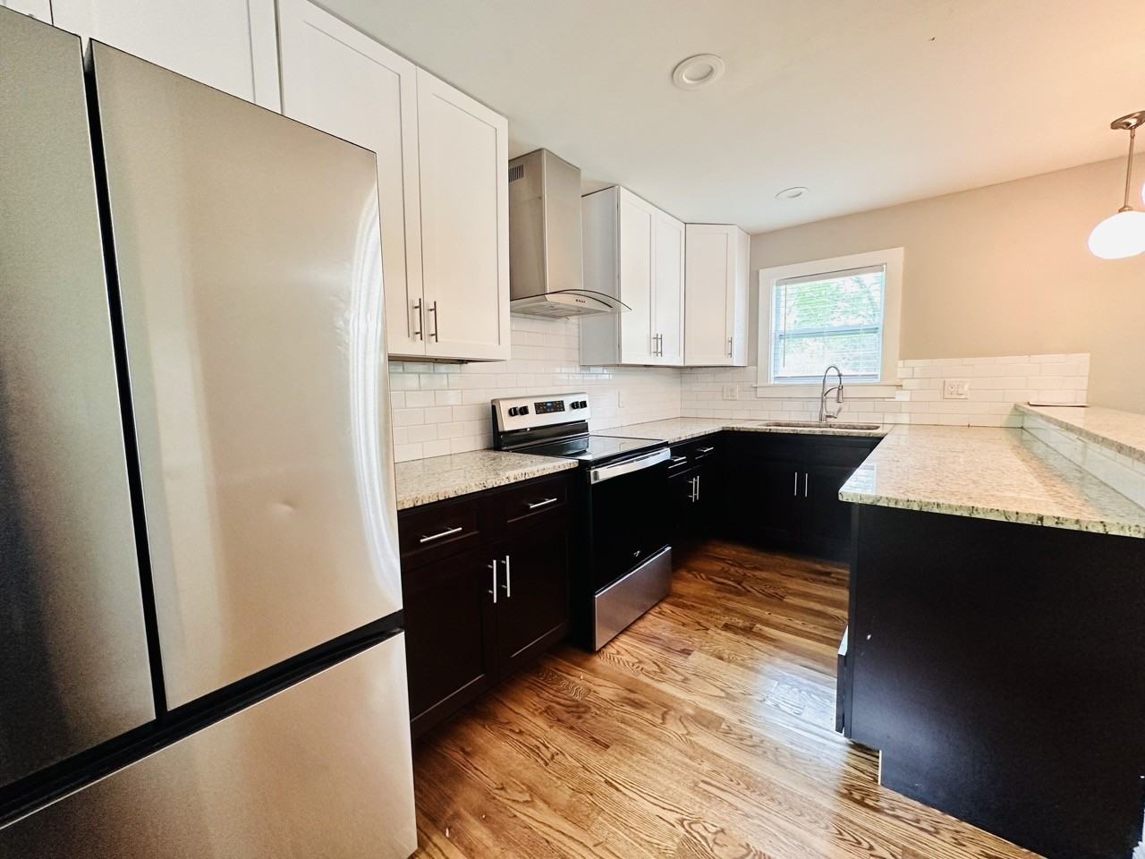 241 Maple St - Photo 7 of 20