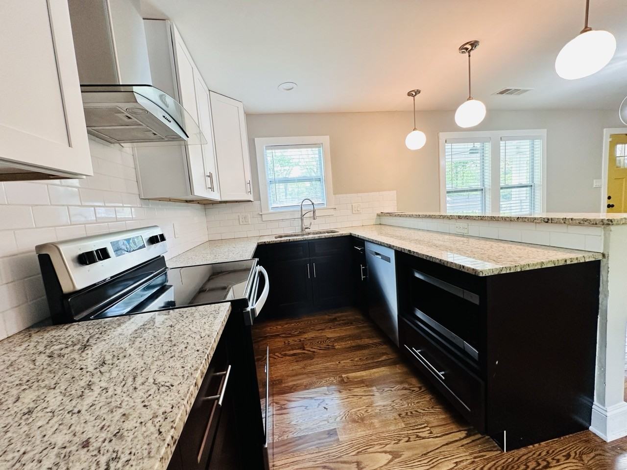 241 Maple St - Photo 7 of 19