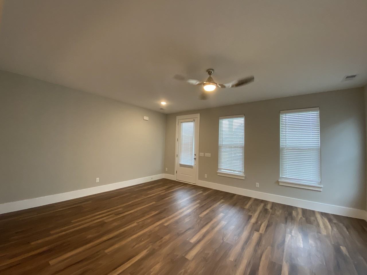 334 Watergrass St - Photo 3 of 26