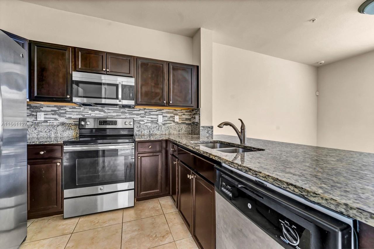 14817 Southwest 183rd Terrace - Photo 2 of 23