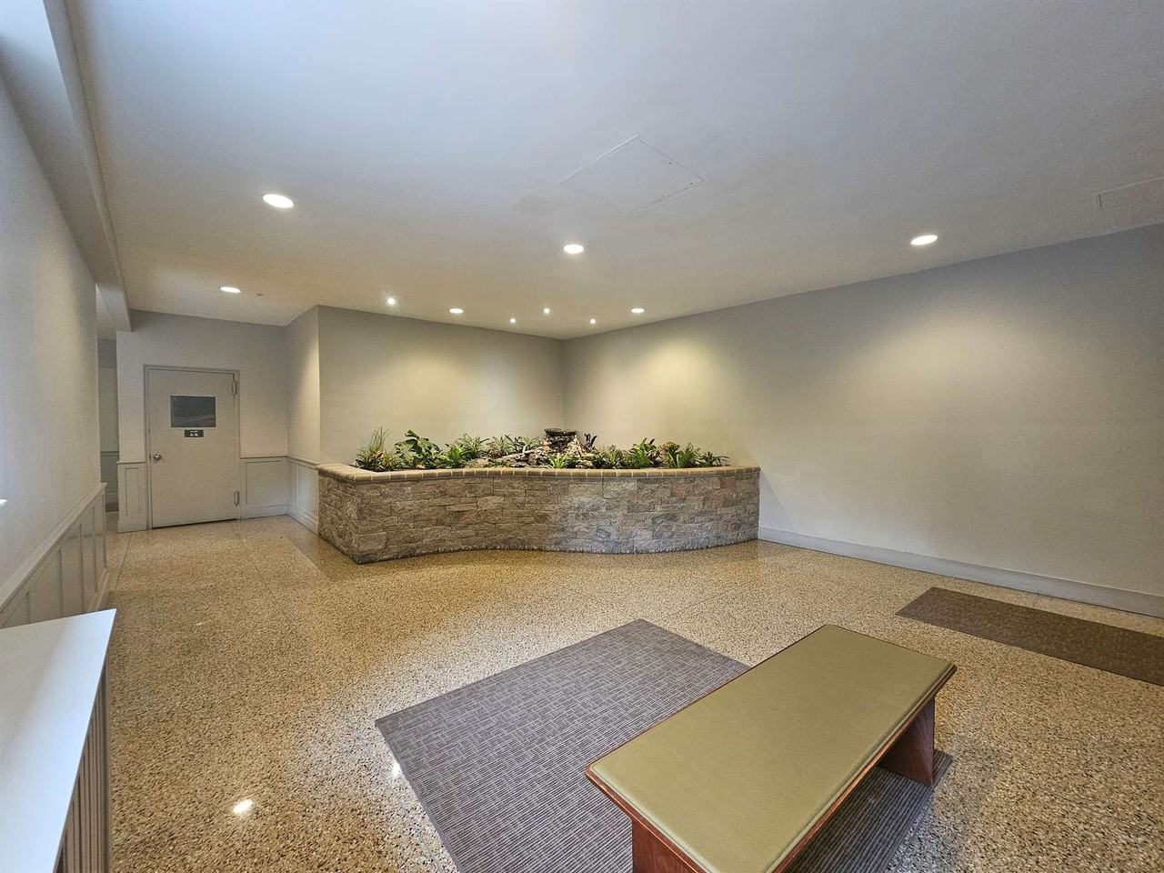 36 Hamilton Ave #1H - Photo 5 of 27