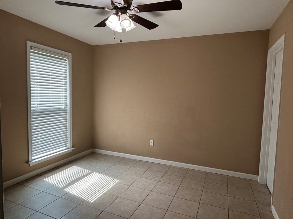 412 East St - Photo 7 of 11