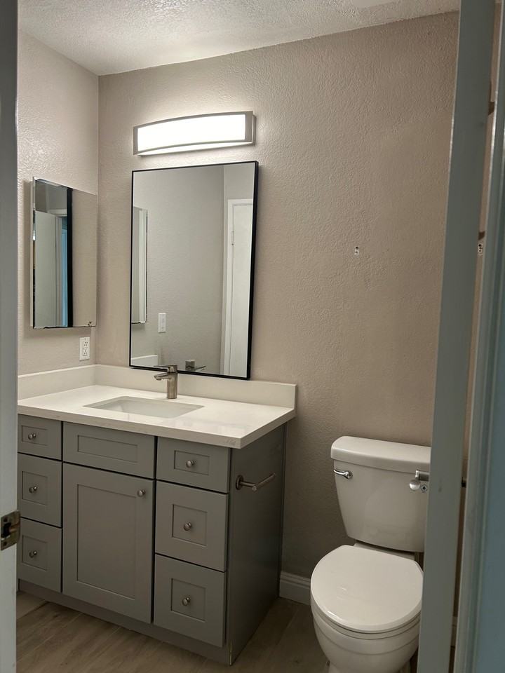 2675 Somerset Park Cir #2675 - Photo 2 of 8
