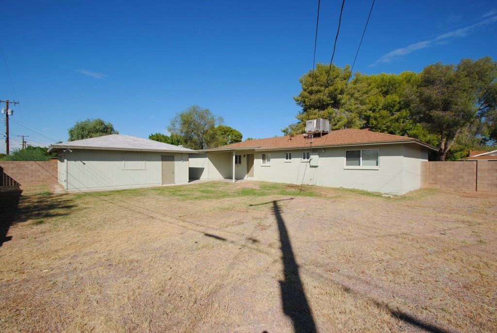 1041 E Dolphin Ave - Photo 2 of 9