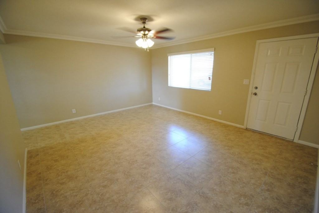 1041 E Dolphin Ave - Photo 3 of 9